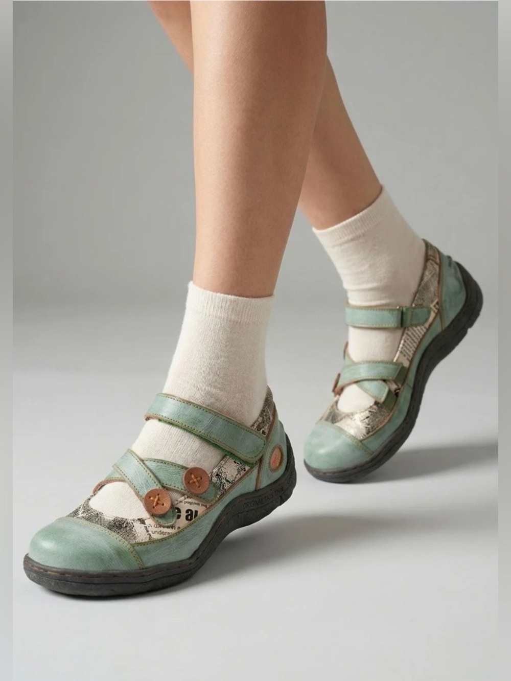 TMA EYES Button Criss-Cross Strap Leather Flat shoes in Green Size 8.5